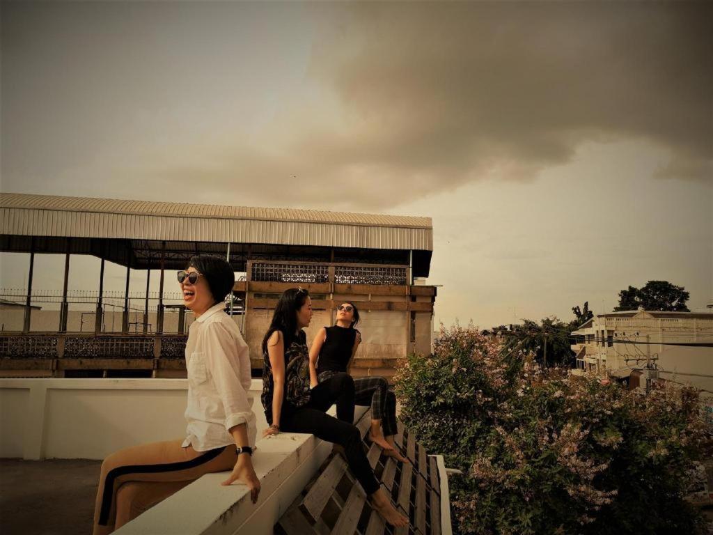 Oldie And Sleepy Hostel Udon Thani Exterior foto
